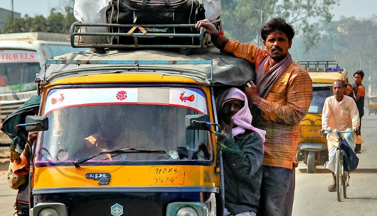 Индия запрещает автомобили без водителей