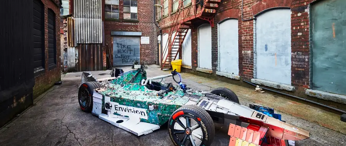 Британская гоночная команда создала автомобиль из электронных отходов
